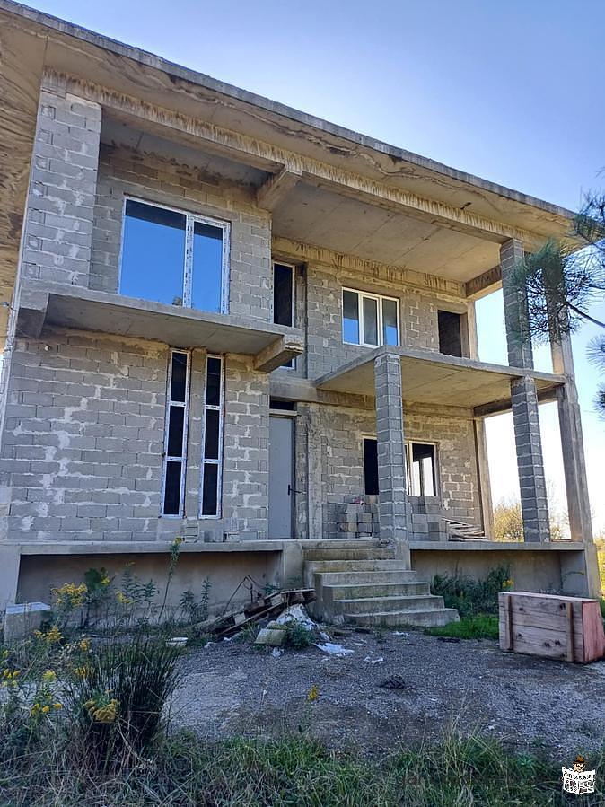 sof. gumbraSi,restoran 'kvamlis' Semdeg iyideba 2000 kv.m. farTis miwis nakveTi