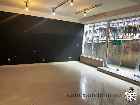 Commercial space for rent on Vera