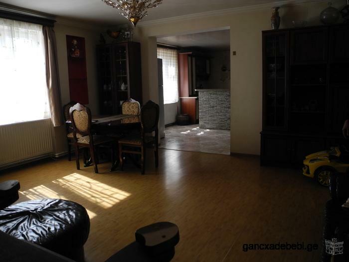 For sale 5 bedroom apartment on the first floor of 5-storeyed building