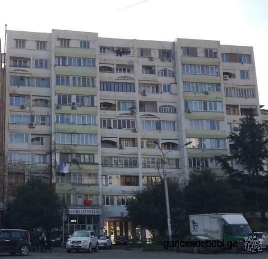 Near Tzereteli metro station 2-room apartment for rent