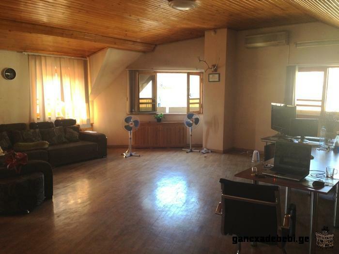Renting of a house in the city center- 2500 dollars