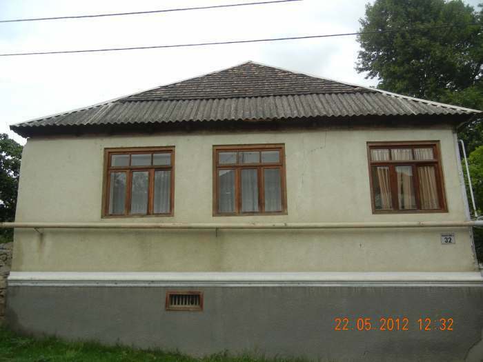 Urgent: House for sale, adress: Bolnisi King Parnavaz st, 32 (old German street)