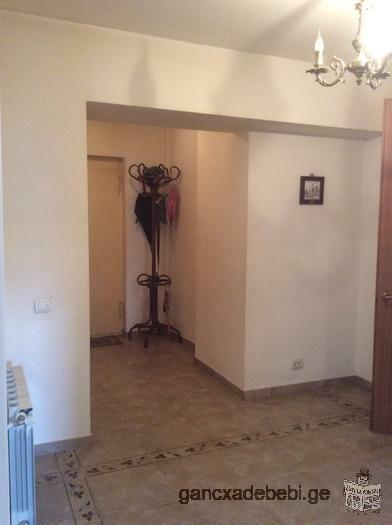 Appartement de 3 pièces à louer par jour. avec toutes les commodités. avec la technique. à Tbilisi.