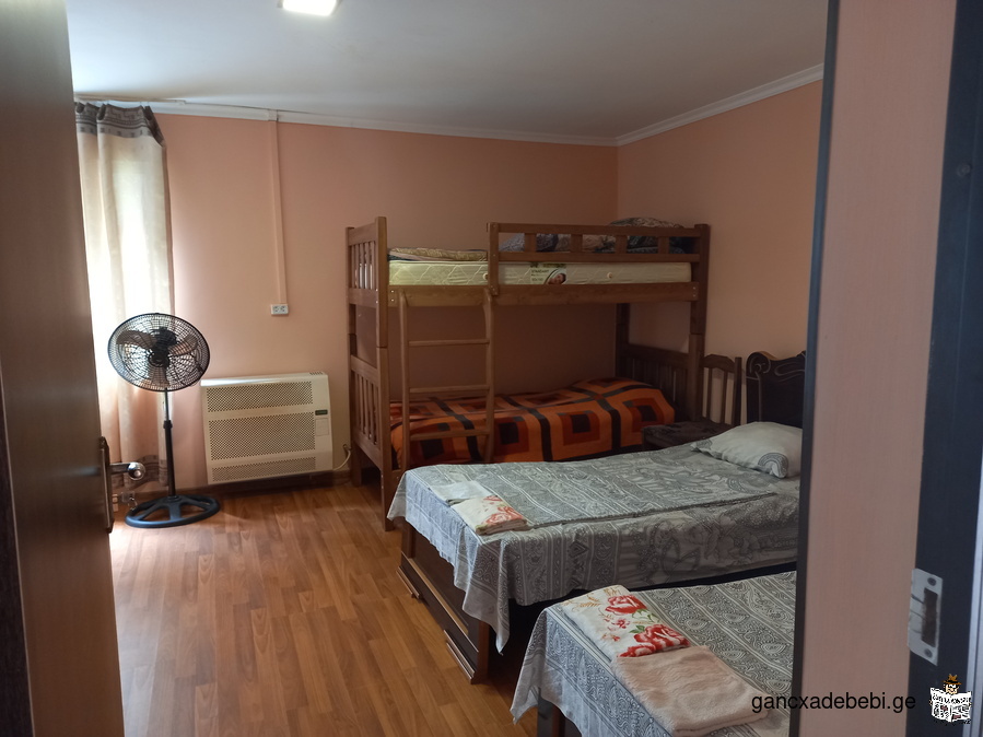 Chambres à louer 1 personne 20 GEL dans la rue Zugdidi Kostava # 31