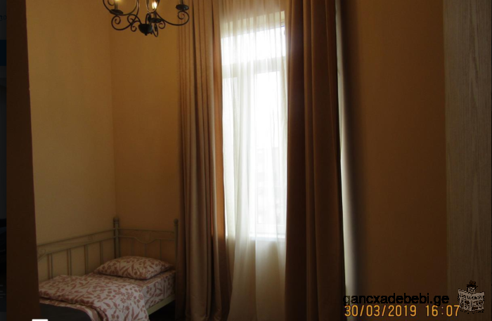 Посуточная аренда 4х комнатная квартира в центре Старого Тбилиси (площадь Свободы)