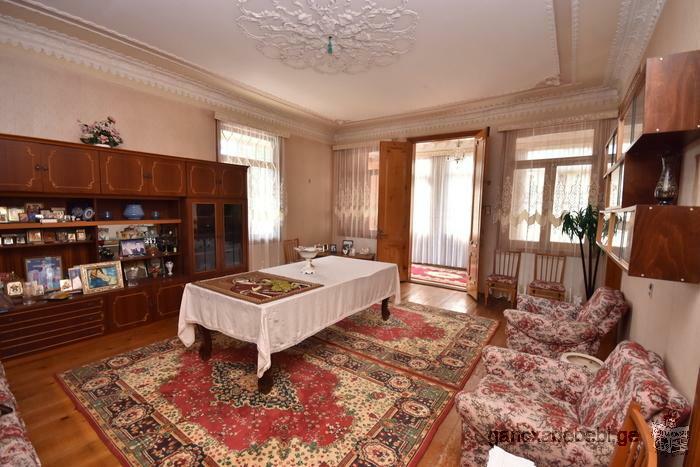 Продается 2-х этажный дом в г. Зугдиди, ул. Чапаева (Лаша-Гиорги).