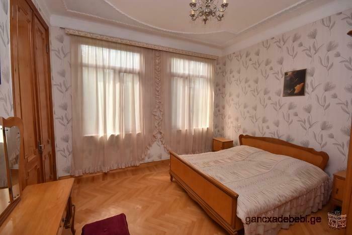 Продается 2-х этажный дом в г. Зугдиди, ул. Чапаева (Лаша-Гиорги).